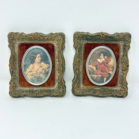 Pair of Vintage Ornate Frames with Oval Cameo - Red Velvet Cameo Creation 1940s - Picture 1 of 5